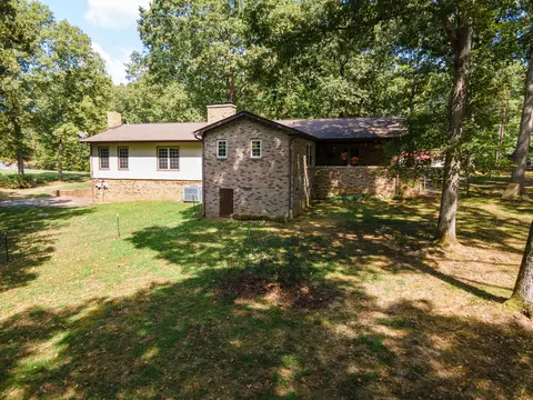 Exterior - 4552 Elkins Dr, Centerville, TN 37033 photo 18 of 19