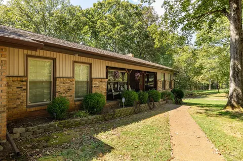 Exterior - 4552 Elkins Dr, Centerville, TN 37033 photo 2 of 19