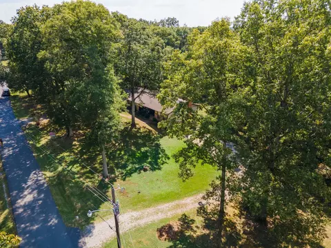 View/Area - 4552 Elkins Dr, Centerville, TN 37033 photo 3 of 5