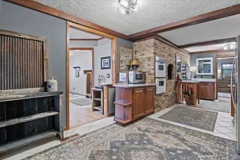 Entry Way - 4552 Elkins Dr, Centerville, TN 37033 photo 3 of 7
