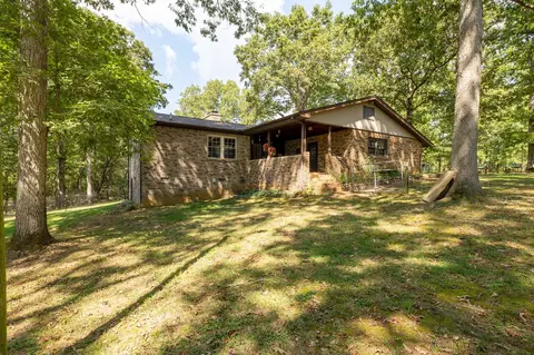 Exterior - 4552 Elkins Dr, Centerville, TN 37033 photo 6 of 19
