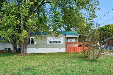 706 Poplar St, Columbia, TN 38401