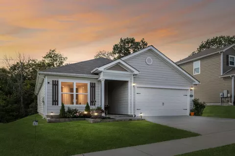 2936 Beeswax St, Columbia, TN 38401