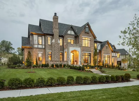 1711 Southwick Dr, Brentwood, TN 37027