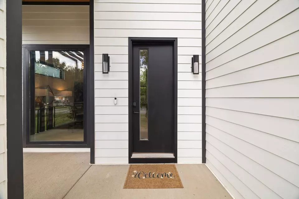 Entry Way - 716 Village Ct, Nashville, TN 37206 photo 1 of 4
