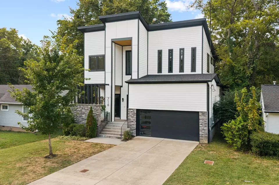 Exterior - 716 Village Ct, Nashville, TN 37206 photo 2 of 11