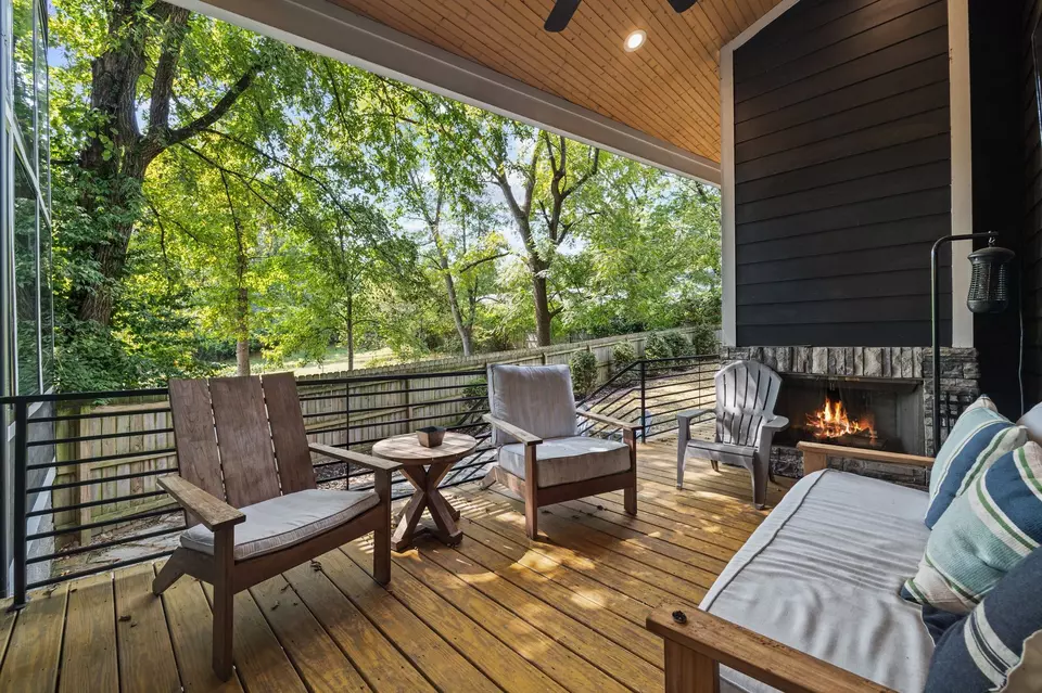 Exterior - 716 Village Ct, Nashville, TN 37206 photo 6 of 11