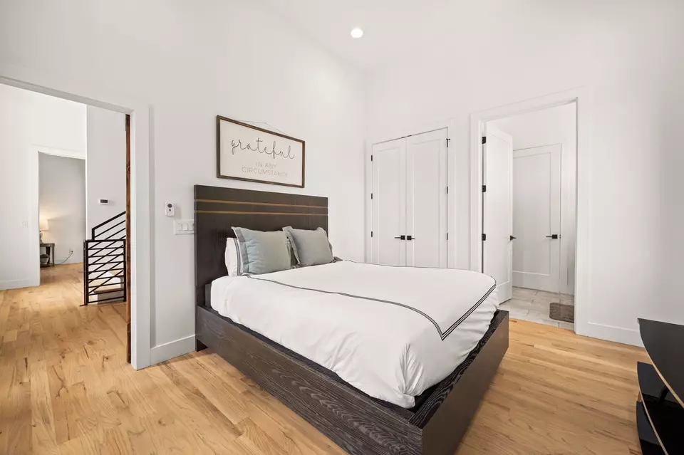 Bedroom - 716 Village Ct, Nashville, TN 37206 photo 5 of 6