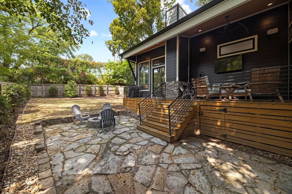 Exterior - 716 Village Ct, Nashville, TN 37206 photo 9 of 11