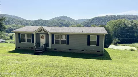 9400 Pedigo Rd, Powell, TN 37849
