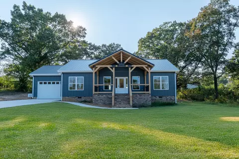 1166 Dugout Rd, Summertown, TN 38483
