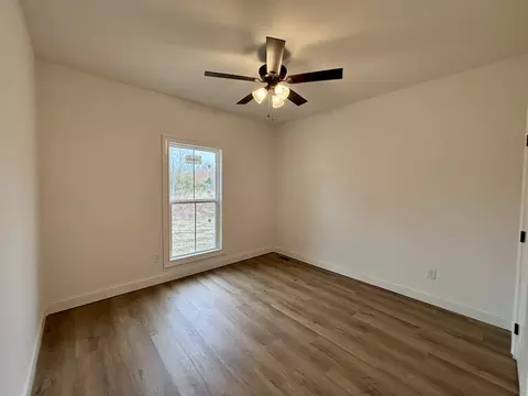 Bedroom - 1798 Pocahontas Rd, Morrison, TN 37357 photo 1 of 2