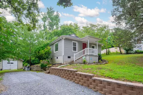 19 Dowlen Rd, Hixson, TN 37343