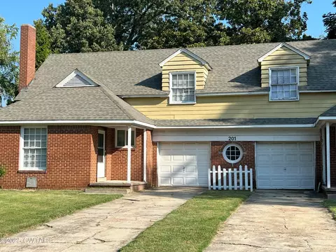 201 Morningside Dr, Jackson, TN 38301