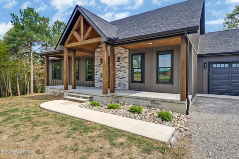 1119 Nichol Creek Dr, Jamestown, TN 38556