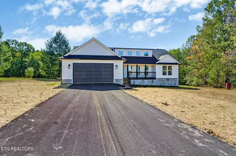 149 Falling Leaf Rd, Jamestown, TN 38556