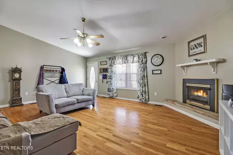 511 Keri Ln, Clarkrange, TN 38553 photo 8