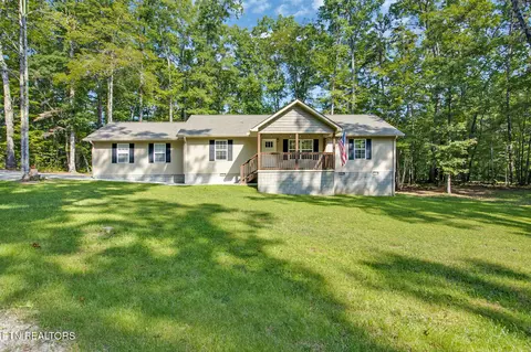 122 Jay Loop, Jamestown, TN 38556
