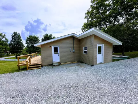 1116 W Cove Rd, Jamestown, TN 38556