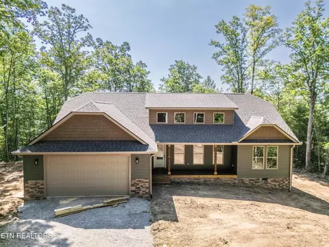 215 Creekview Ct, Jamestown, TN 38556