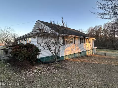 134 Spring St, Wartburg, TN 37887