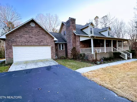 137 Falling Leaf Rd, Jamestown, TN 38556