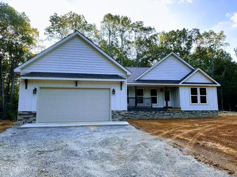 1087 Circle Dr, Jamestown, TN 38556