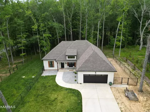 27 Sharon Dr, Manchester, TN 37355