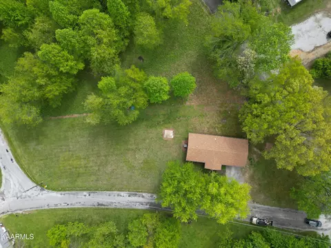 2215 Meadowview Dr, Jamestown, TN 38556