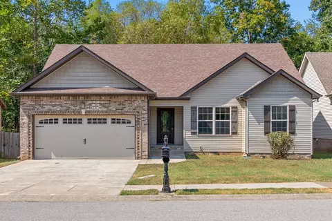652 Deer Ridge Dr, Clarksville, TN 37042
