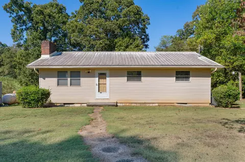 3521 NE Chatata Valley Rd, Charleston, TN 37310