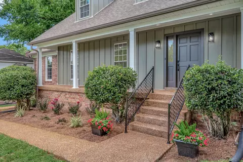 123 Jefferson Dr, Hendersonville, TN 37075