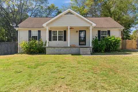 907 Turner Dr, Hartsville, TN 37074