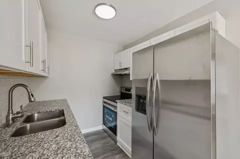 550 Harding Pl #D113, Nashville, TN 37211