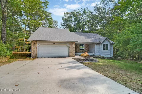 151 St George Dr, Crossville, TN 38558