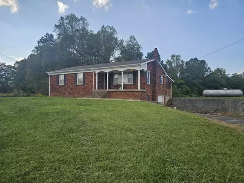 1077 Rock Ave, Palmer, TN 37365
