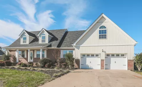 2233 Peterson Dr, Chattanooga, TN 37421