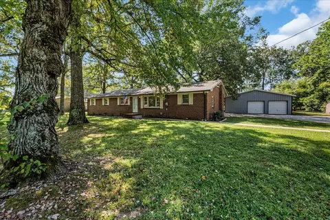 304 W Lynn Dr, Manchester, TN 37355