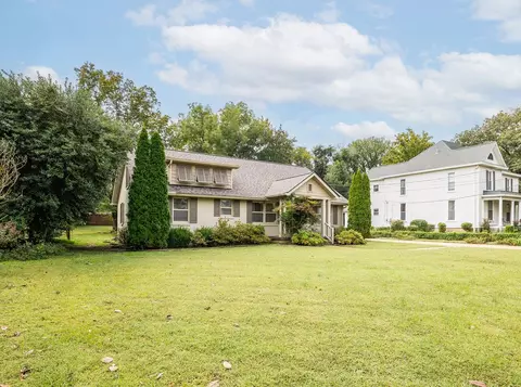 439 E Madison St, Pulaski, TN 38478 photo 5
