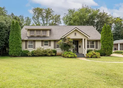 439 E Madison St, Pulaski, TN 38478 photo 2