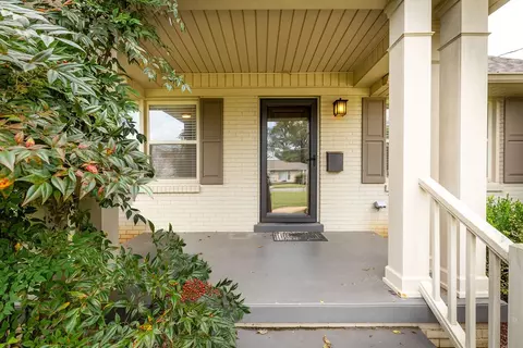 439 E Madison St, Pulaski, TN 38478 photo 4