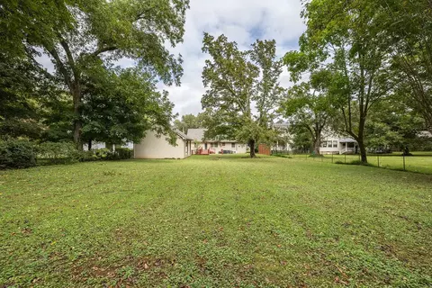 439 E Madison St, Pulaski, TN 38478 photo 9