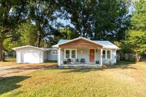 104 Georgia Ave, Trenton, TN 38382