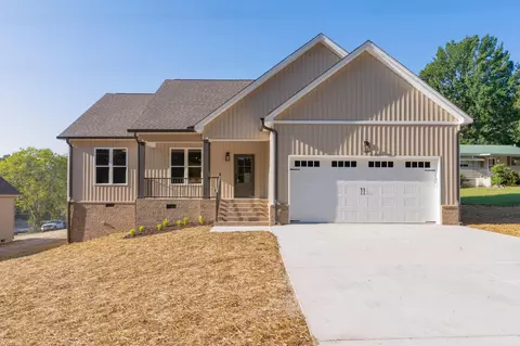 6914 Cooley Rd, Ooltewah, TN 37363