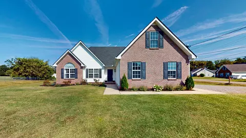 902 Fall Creek Dr, Murfreesboro, TN 37129