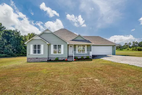 56 Camargo Rd # B, Fayetteville, TN 37334