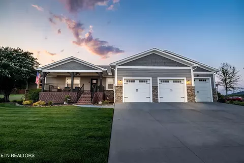 119 Pointe Summit Dr, Greenback, TN 37742
