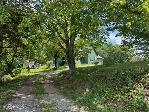 315 New Clear Branch Rd, Rocky Top, TN 37769