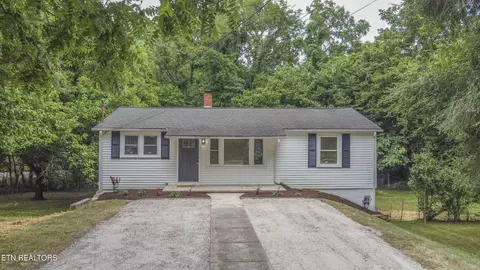 539 Baumgartner Rd, Harriman, TN 37748