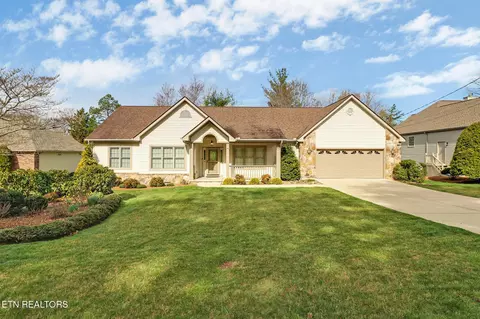 18 Inwood Dr, Crossville, TN 38558